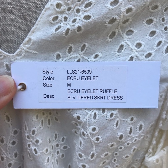 NWT Love the Label Womens Eyelet Ruffle Sleeve Tiered Dress Ecru Medium - Picture 15 of 15